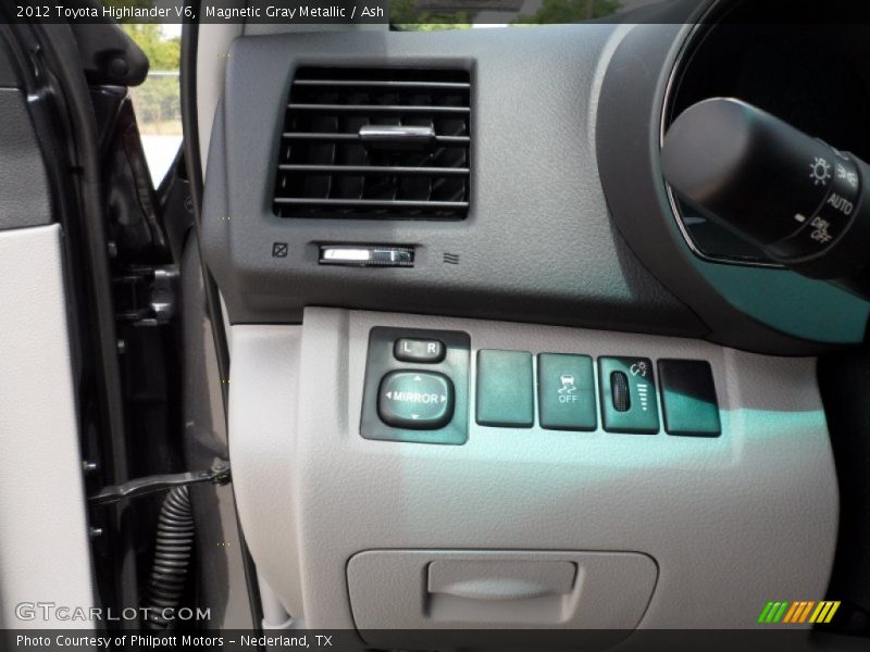 Magnetic Gray Metallic / Ash 2012 Toyota Highlander V6