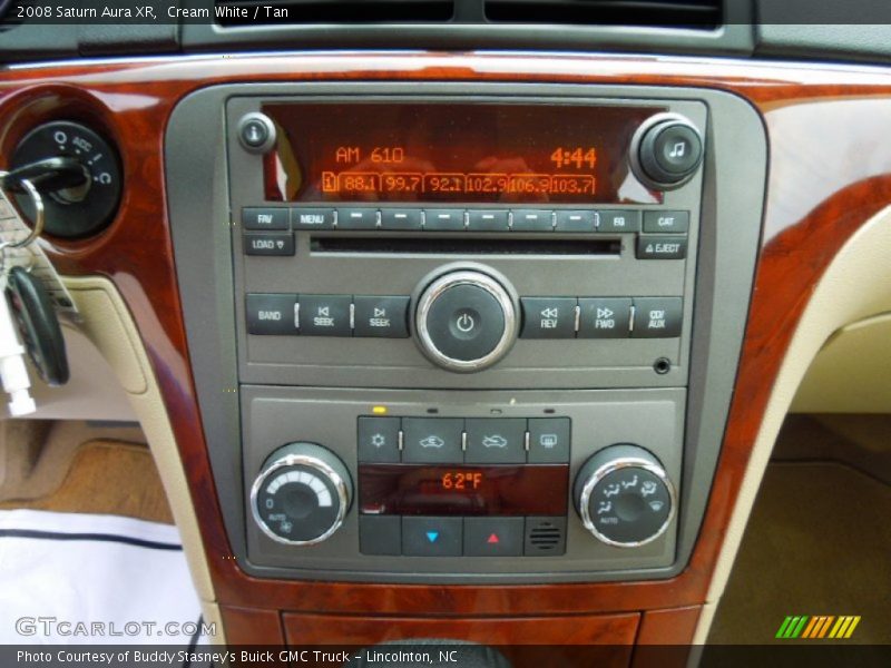 Cream White / Tan 2008 Saturn Aura XR