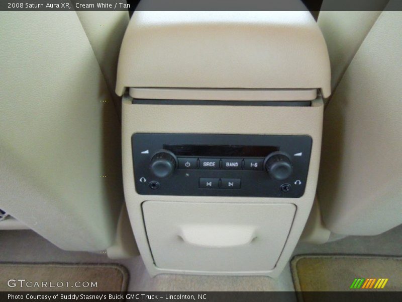 Cream White / Tan 2008 Saturn Aura XR