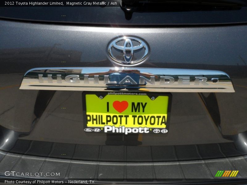 Magnetic Gray Metallic / Ash 2012 Toyota Highlander Limited