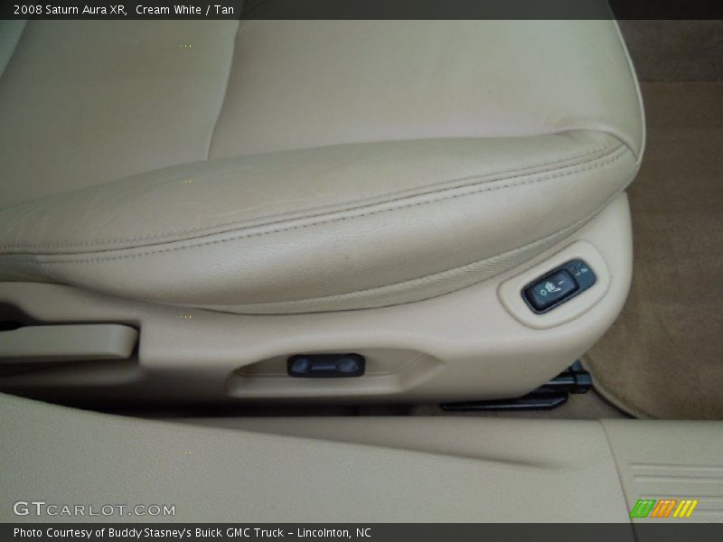 Cream White / Tan 2008 Saturn Aura XR