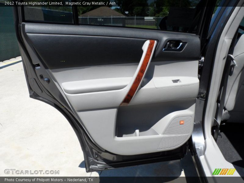 Magnetic Gray Metallic / Ash 2012 Toyota Highlander Limited