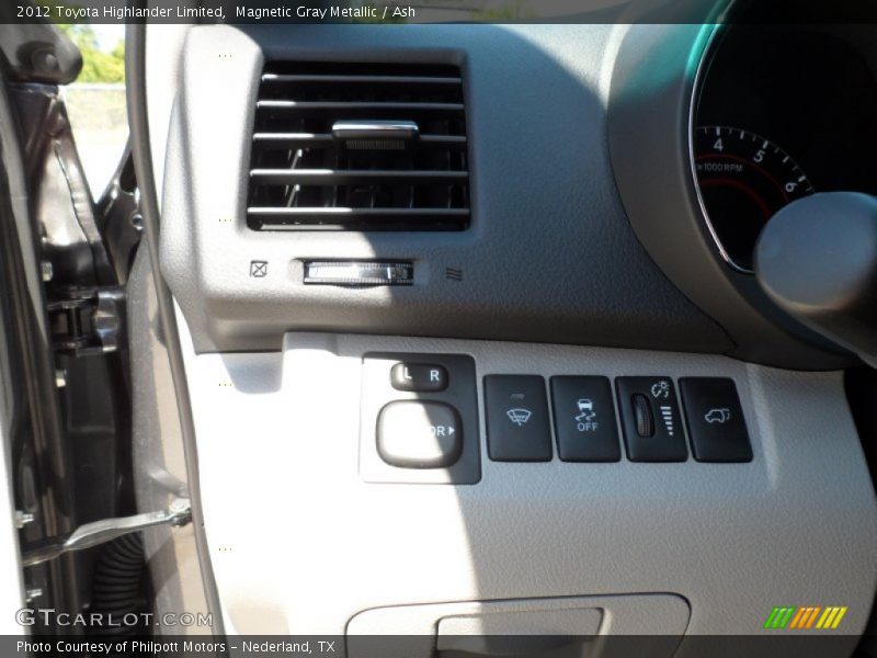 Magnetic Gray Metallic / Ash 2012 Toyota Highlander Limited