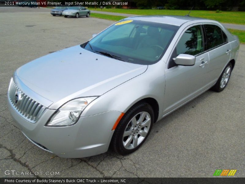 Front 3/4 View of 2011 Milan V6 Premier