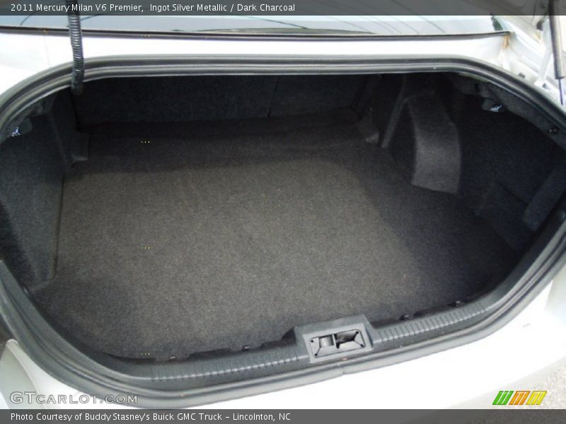  2011 Milan V6 Premier Trunk