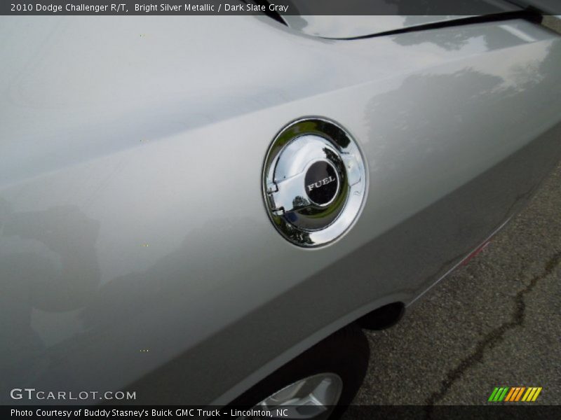 Bright Silver Metallic / Dark Slate Gray 2010 Dodge Challenger R/T