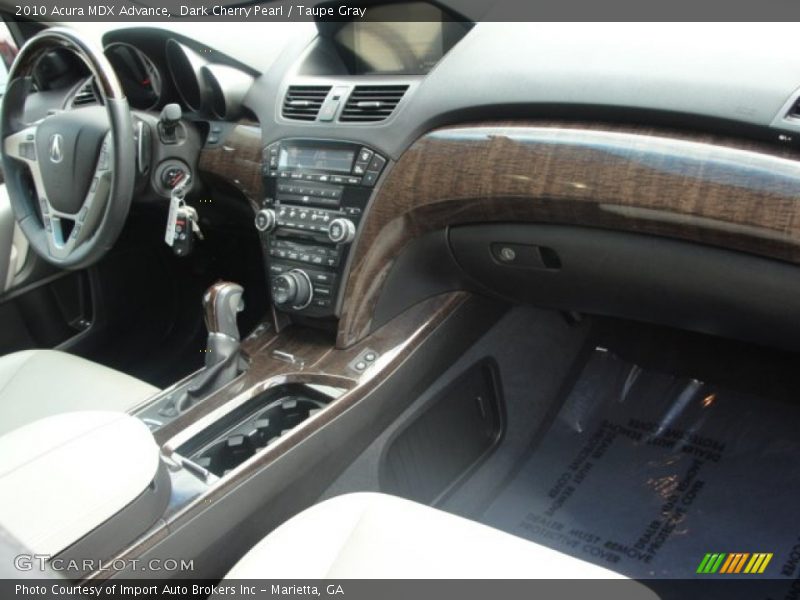 Dashboard of 2010 MDX Advance