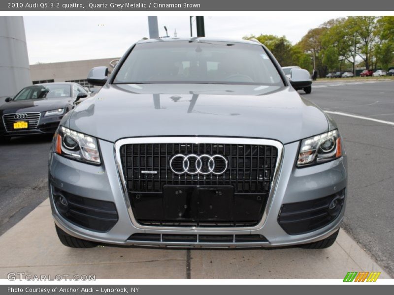 Quartz Grey Metallic / Cinnamon Brown 2010 Audi Q5 3.2 quattro