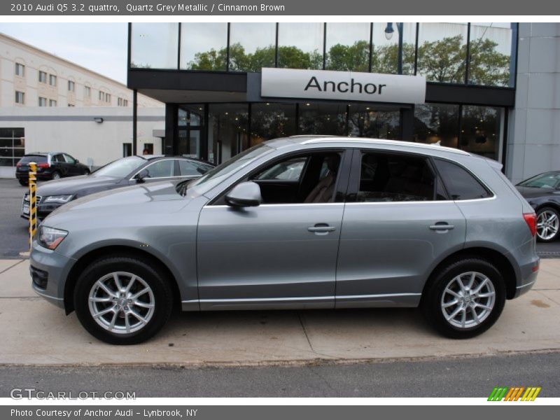 Quartz Grey Metallic / Cinnamon Brown 2010 Audi Q5 3.2 quattro