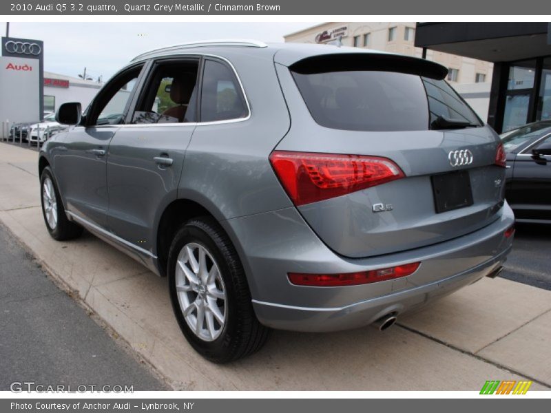 Quartz Grey Metallic / Cinnamon Brown 2010 Audi Q5 3.2 quattro