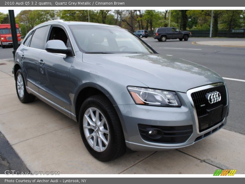 Quartz Grey Metallic / Cinnamon Brown 2010 Audi Q5 3.2 quattro