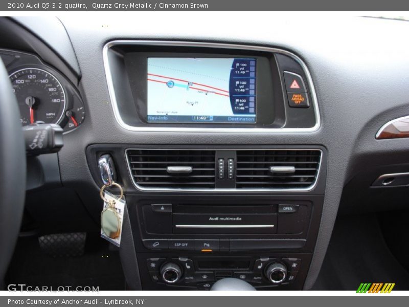 Quartz Grey Metallic / Cinnamon Brown 2010 Audi Q5 3.2 quattro