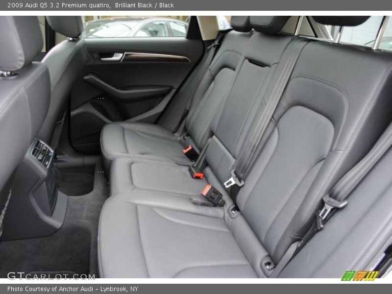 Brilliant Black / Black 2009 Audi Q5 3.2 Premium quattro