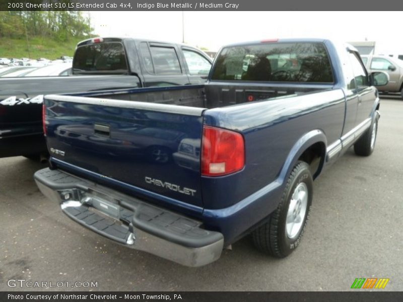 Indigo Blue Metallic / Medium Gray 2003 Chevrolet S10 LS Extended Cab 4x4