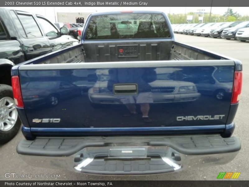 Indigo Blue Metallic / Medium Gray 2003 Chevrolet S10 LS Extended Cab 4x4