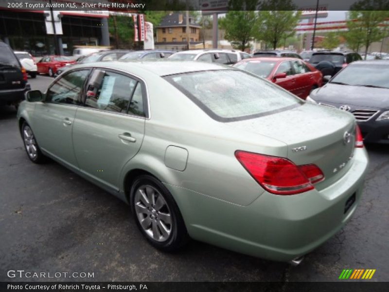 Silver Pine Mica / Ivory 2006 Toyota Avalon XLS