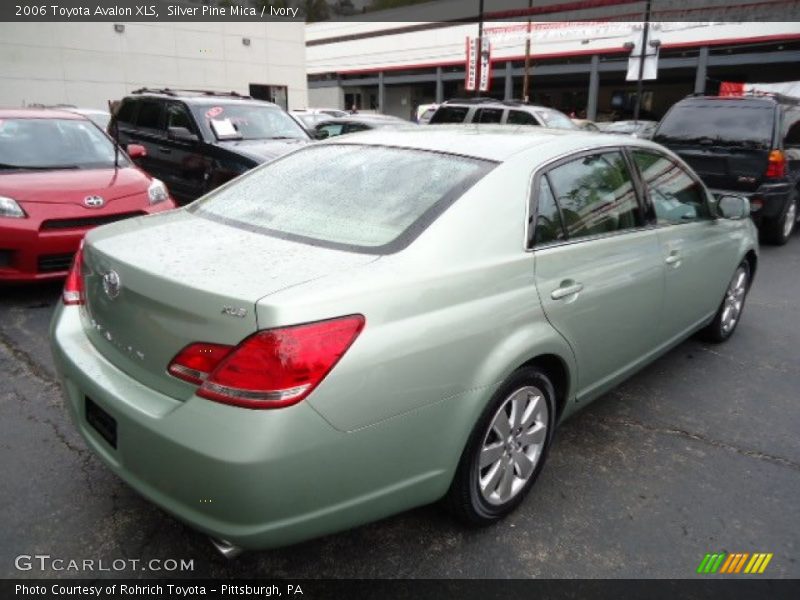 Silver Pine Mica / Ivory 2006 Toyota Avalon XLS