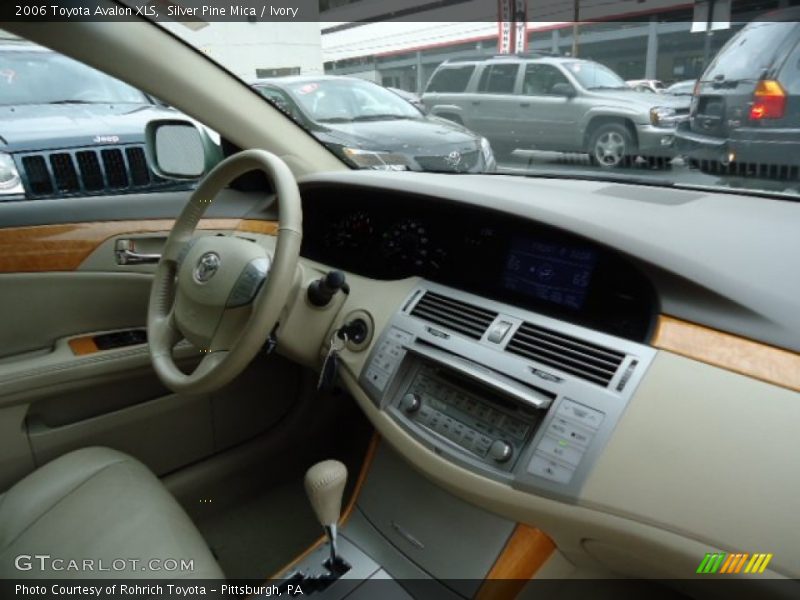 Silver Pine Mica / Ivory 2006 Toyota Avalon XLS
