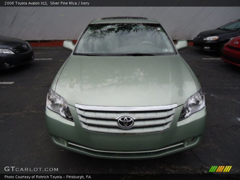 Silver Pine Mica / Ivory 2006 Toyota Avalon XLS