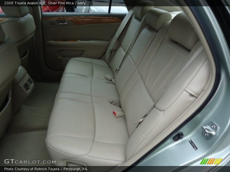 Silver Pine Mica / Ivory 2006 Toyota Avalon XLS