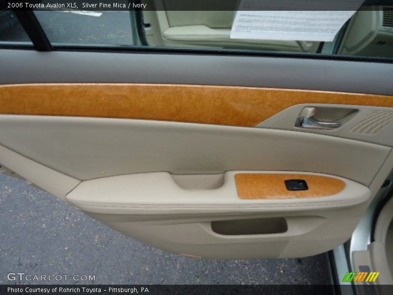 Silver Pine Mica / Ivory 2006 Toyota Avalon XLS