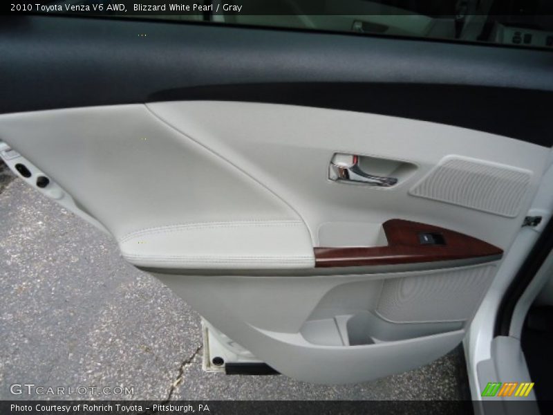 Blizzard White Pearl / Gray 2010 Toyota Venza V6 AWD
