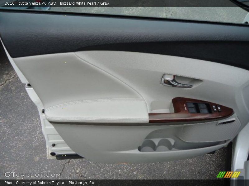 Blizzard White Pearl / Gray 2010 Toyota Venza V6 AWD