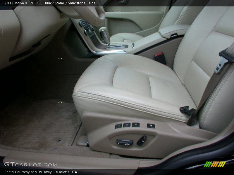 Black Stone / Sandstone Beige 2011 Volvo XC70 3.2