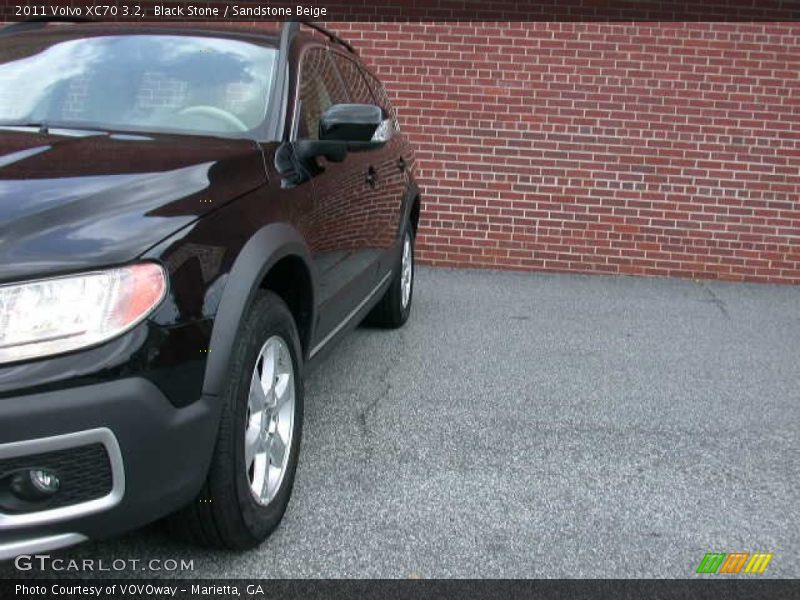 Black Stone / Sandstone Beige 2011 Volvo XC70 3.2