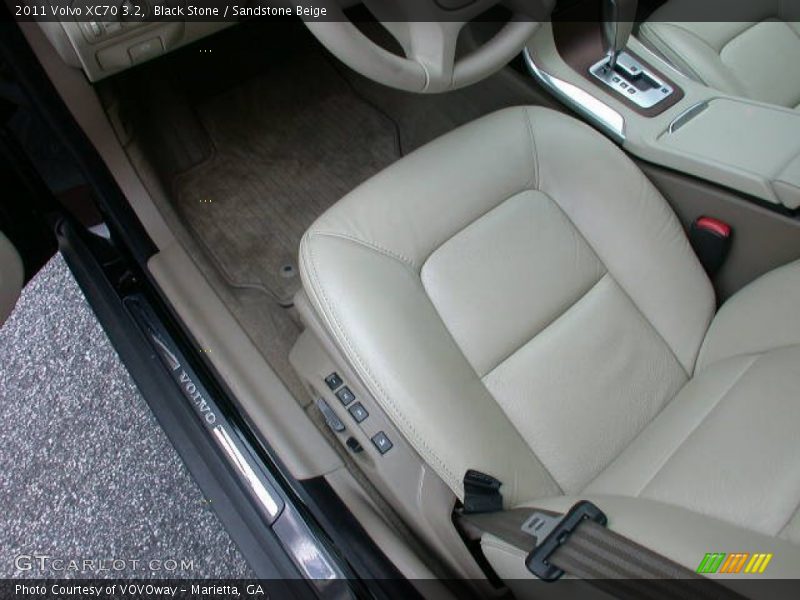 Black Stone / Sandstone Beige 2011 Volvo XC70 3.2