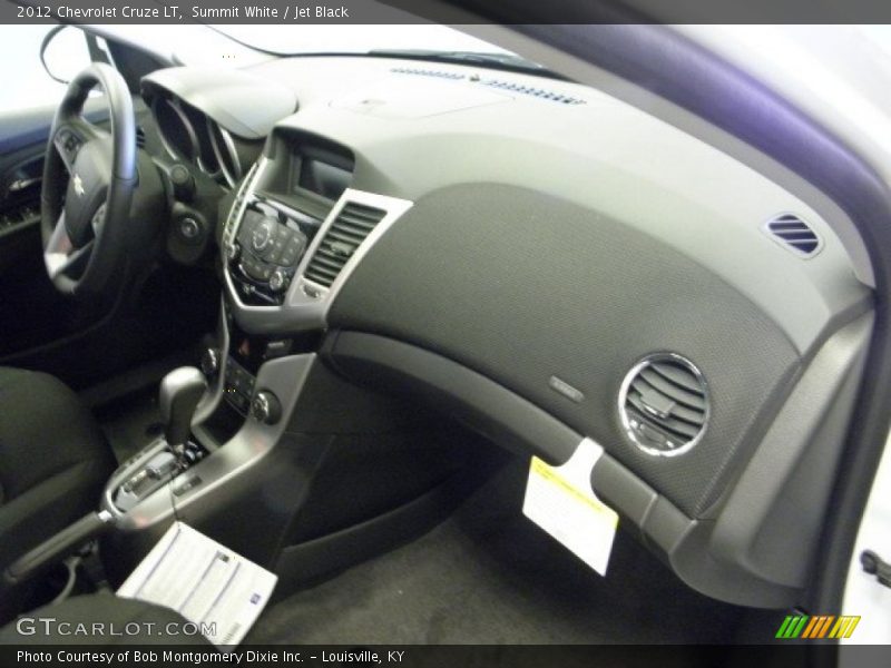 Summit White / Jet Black 2012 Chevrolet Cruze LT