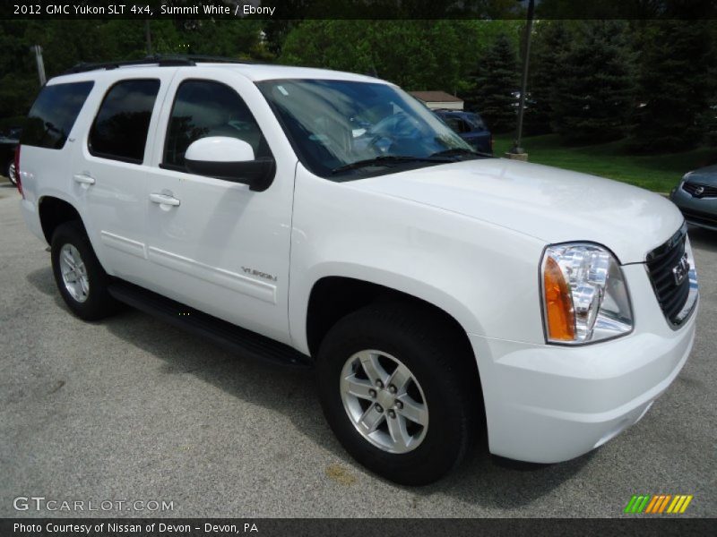 Front 3/4 View of 2012 Yukon SLT 4x4