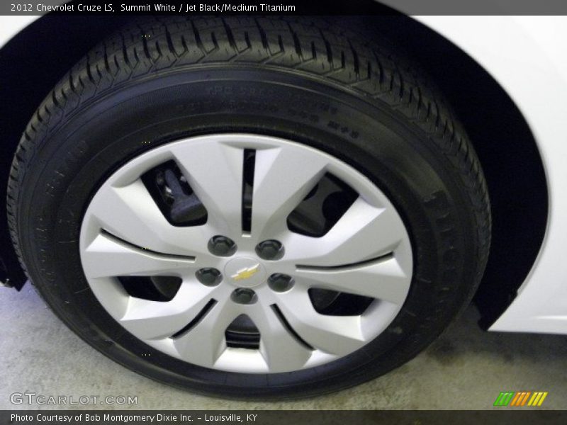 Summit White / Jet Black/Medium Titanium 2012 Chevrolet Cruze LS
