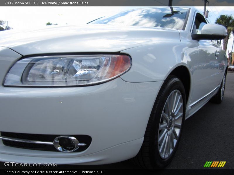 Ice White / Sandstone Beige 2012 Volvo S80 3.2