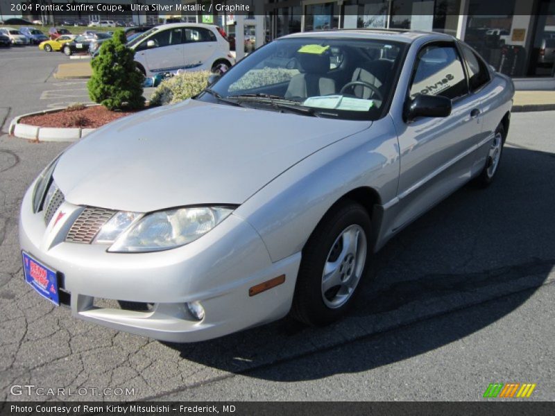 Ultra Silver Metallic / Graphite 2004 Pontiac Sunfire Coupe