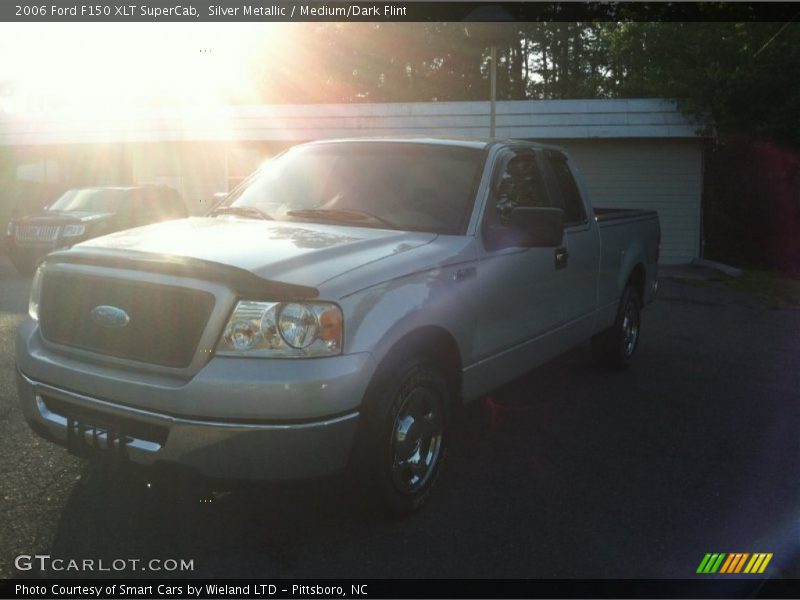 Silver Metallic / Medium/Dark Flint 2006 Ford F150 XLT SuperCab