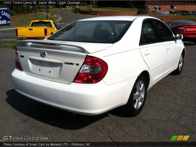 Super White / Dark Charcoal 2002 Toyota Camry SE