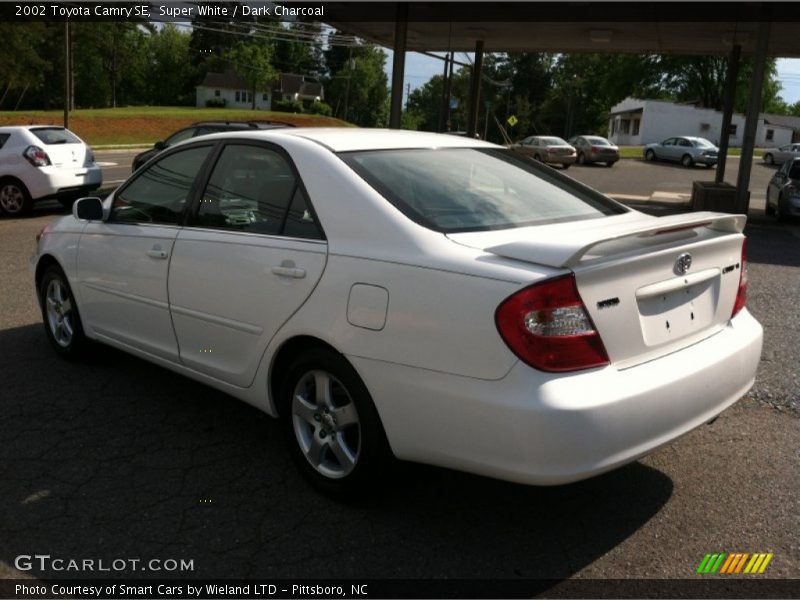 Super White / Dark Charcoal 2002 Toyota Camry SE