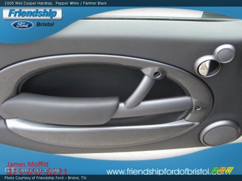 Pepper White / Panther Black 2005 Mini Cooper Hardtop