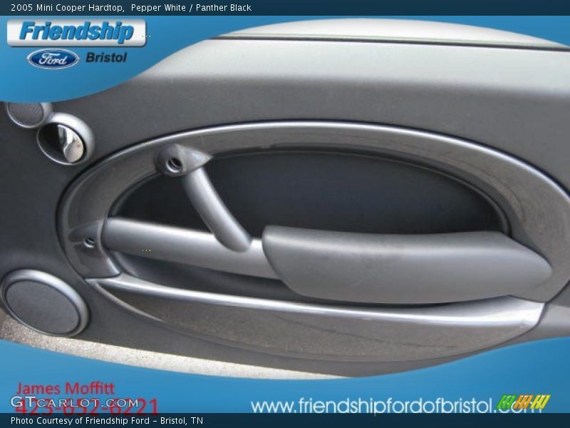 Pepper White / Panther Black 2005 Mini Cooper Hardtop