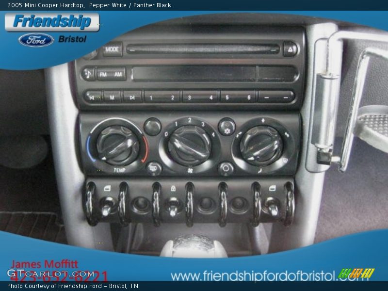 Pepper White / Panther Black 2005 Mini Cooper Hardtop