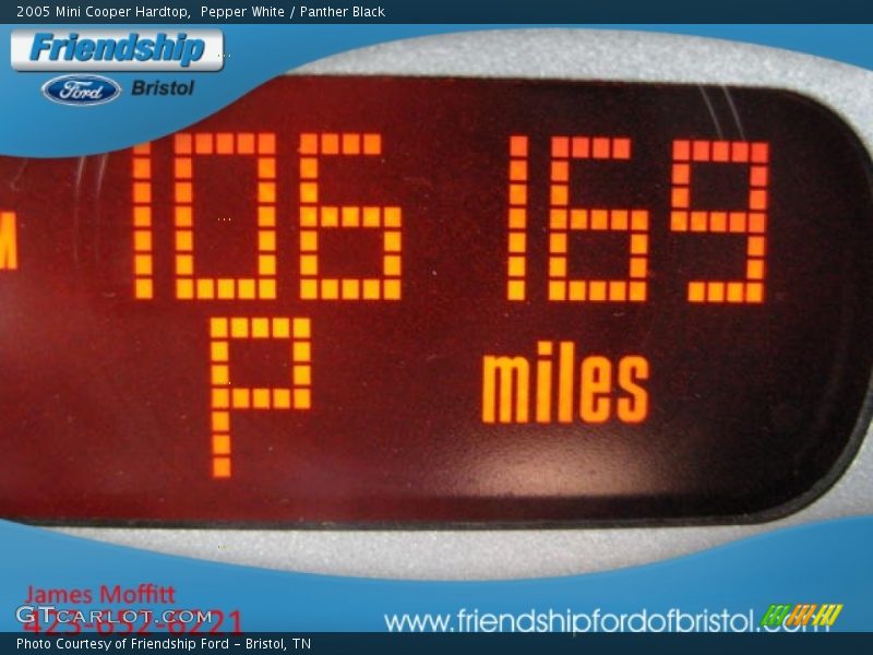 Pepper White / Panther Black 2005 Mini Cooper Hardtop