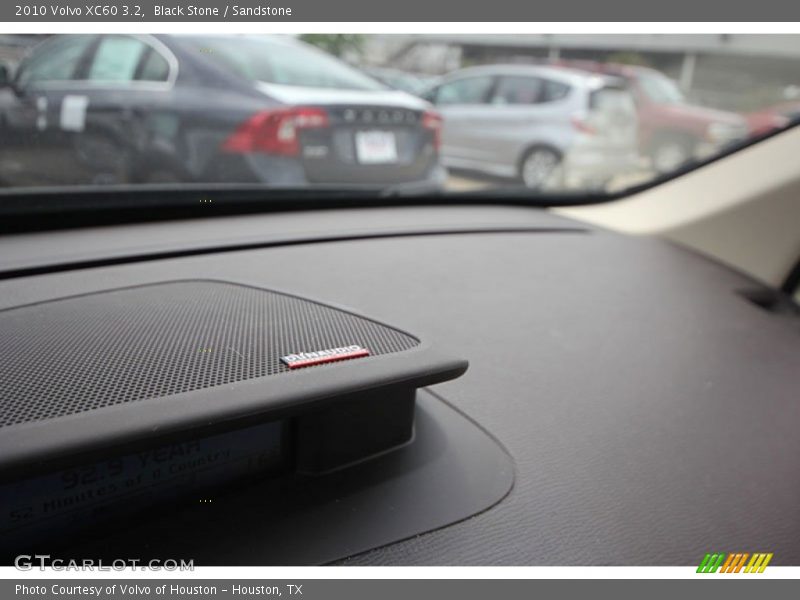 Black Stone / Sandstone 2010 Volvo XC60 3.2