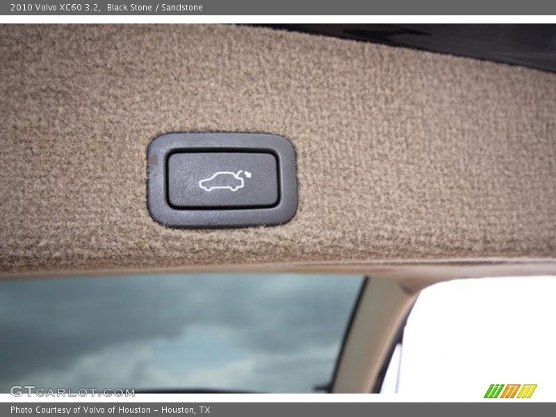 Black Stone / Sandstone 2010 Volvo XC60 3.2