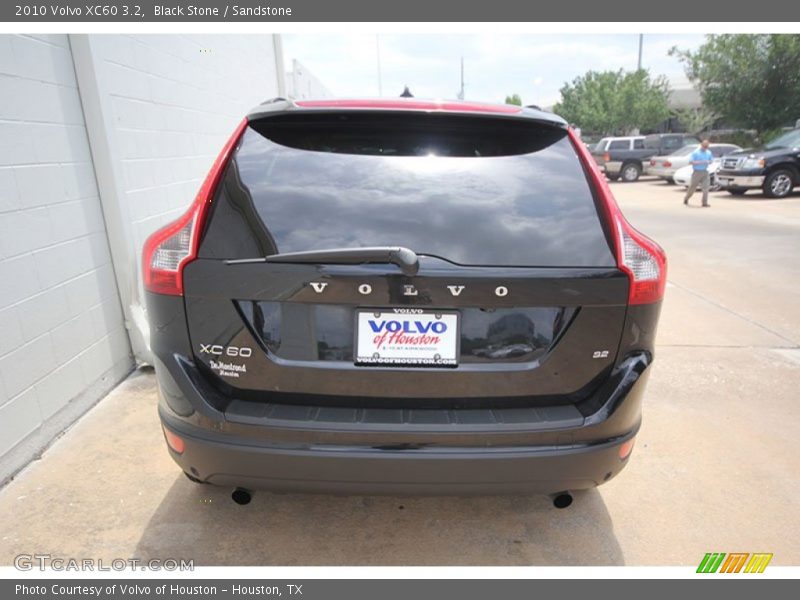 Black Stone / Sandstone 2010 Volvo XC60 3.2