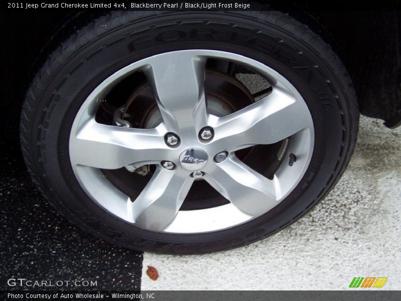 Blackberry Pearl / Black/Light Frost Beige 2011 Jeep Grand Cherokee Limited 4x4