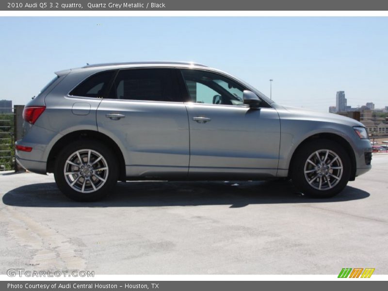Quartz Grey Metallic / Black 2010 Audi Q5 3.2 quattro