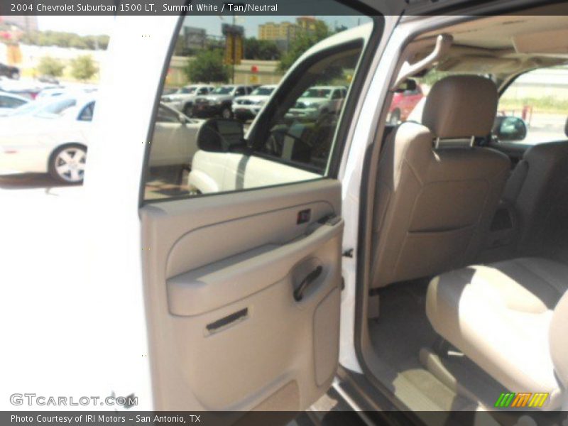 Summit White / Tan/Neutral 2004 Chevrolet Suburban 1500 LT