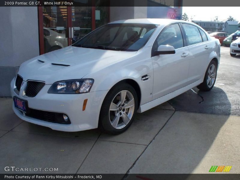 White Hot / Onyx 2009 Pontiac G8 GT