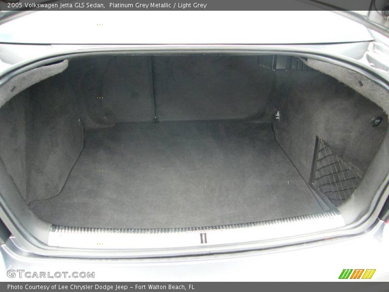 Platinum Grey Metallic / Light Grey 2005 Volkswagen Jetta GLS Sedan